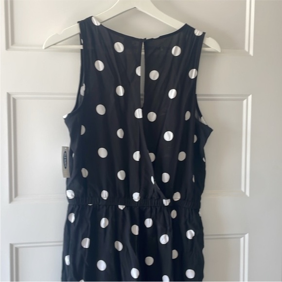 Old navy Size Small Polka Dot Black and White Open Back Jumpsuit. - Picture 5 of 7